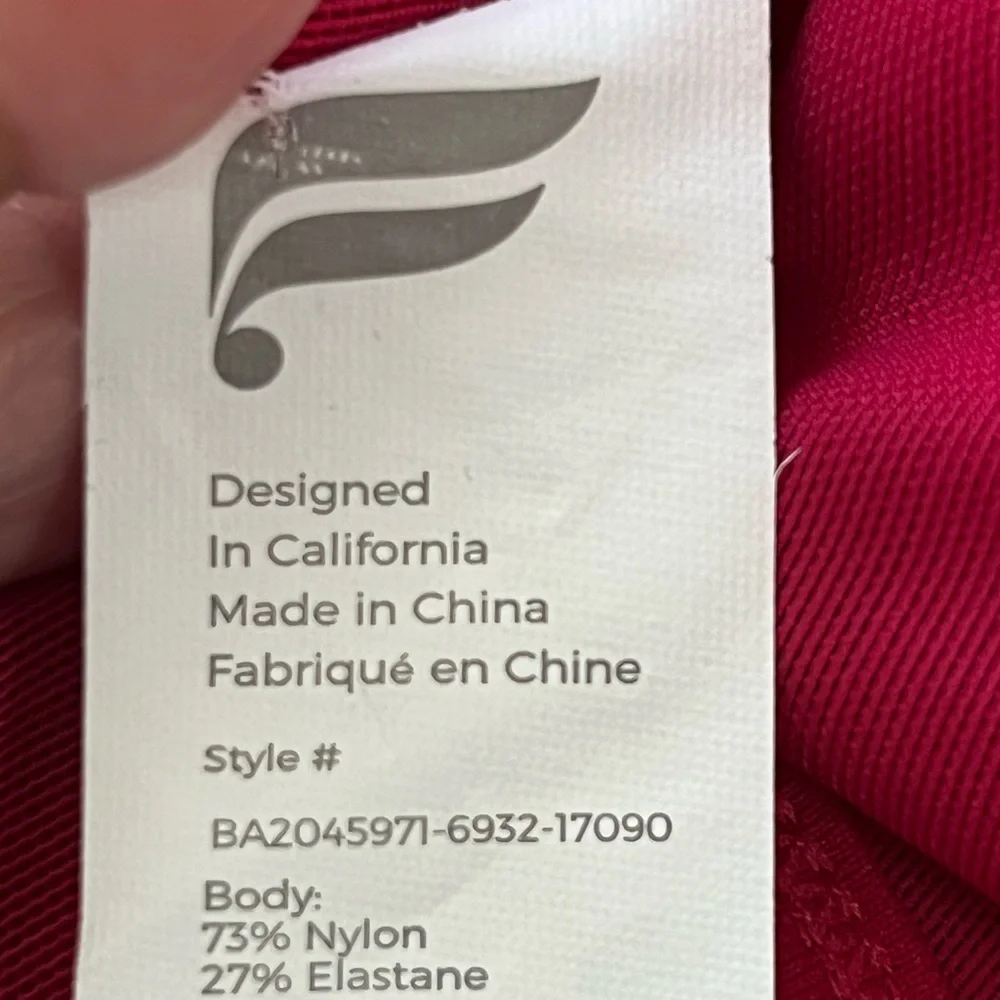 Women's Fabletics Magenta Sports Bra - Picture 4 of 5
